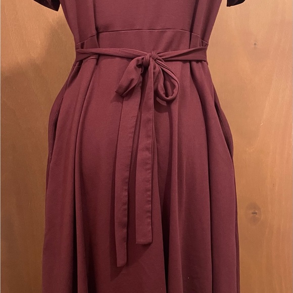 Many dress but handy fit and flare dress - Picture 3 of 7